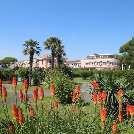 Seaside Terrace & Pool Getaway Appartement Cavallino-Treporti
