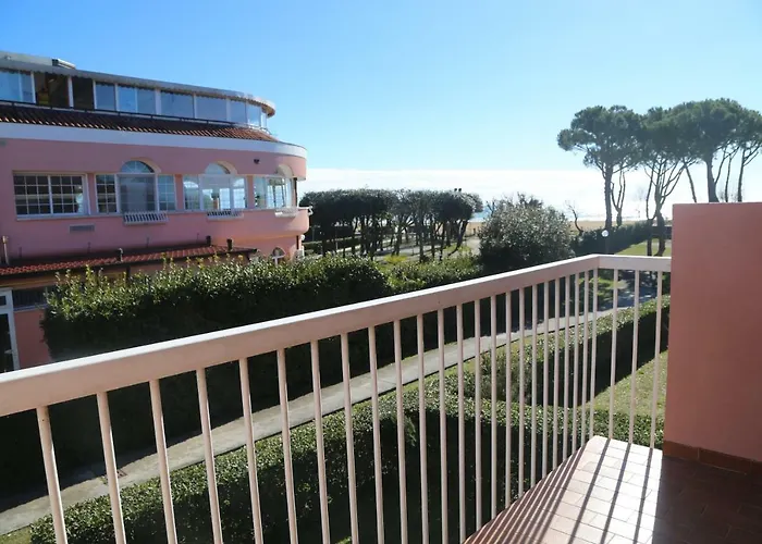 Seaside Terrace & Pool Getaway *